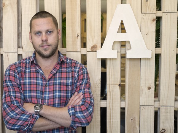 How this entrepreneur created a $10 million clothing brand by targeting the “forgotten man”